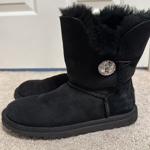 UGG Bailey Button Bling Boot Black, Size 5.